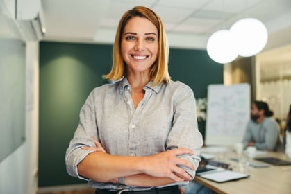 Women in hybrid office