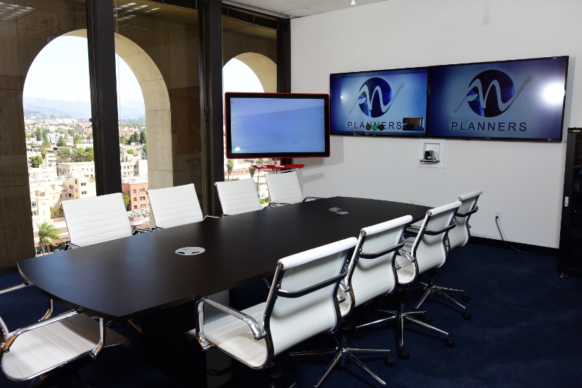 Meeting room with advanced audio-visual setup